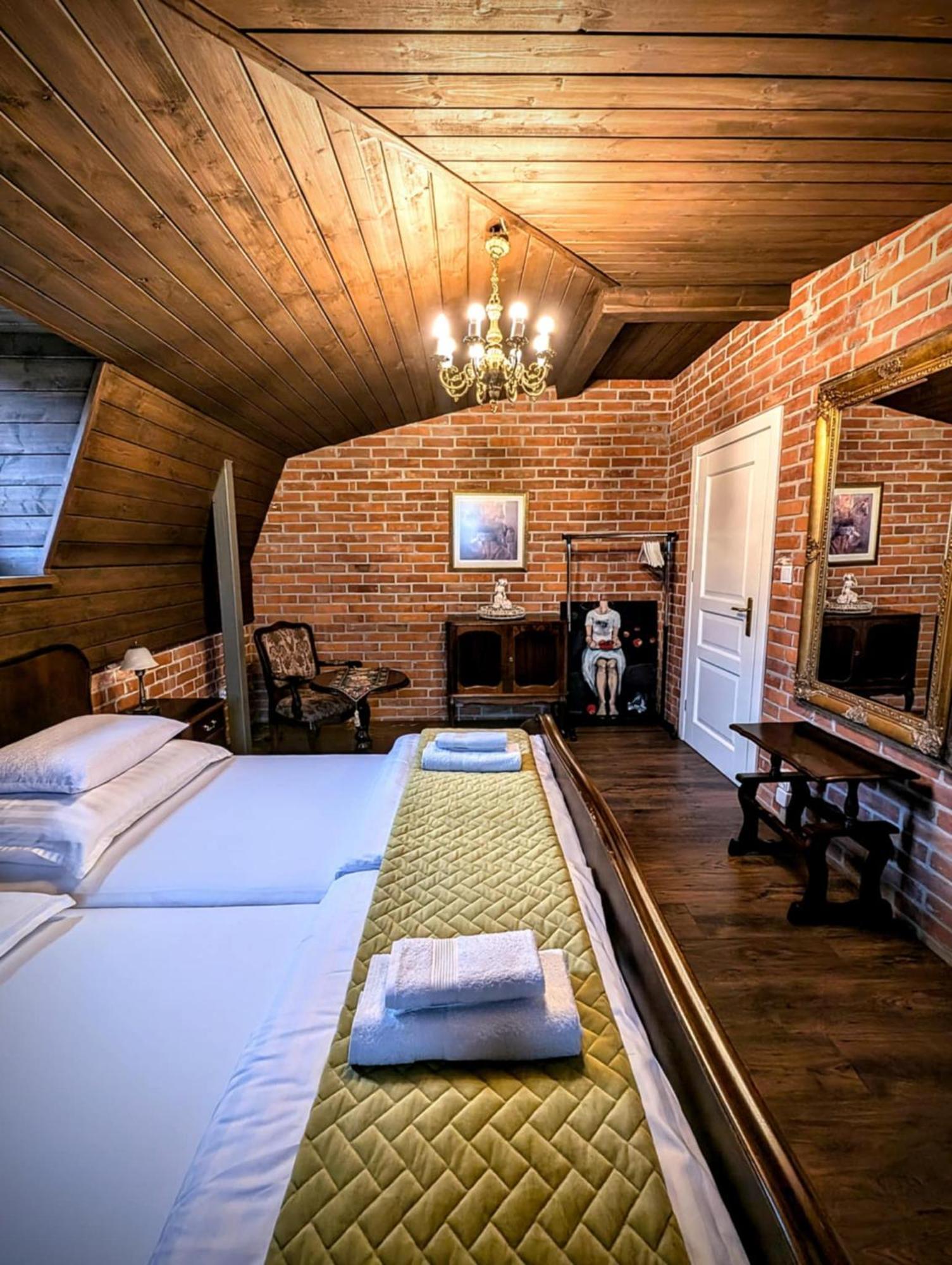 Dworek Atrium Tomaszow Lubelski Ngoại thất bức ảnh